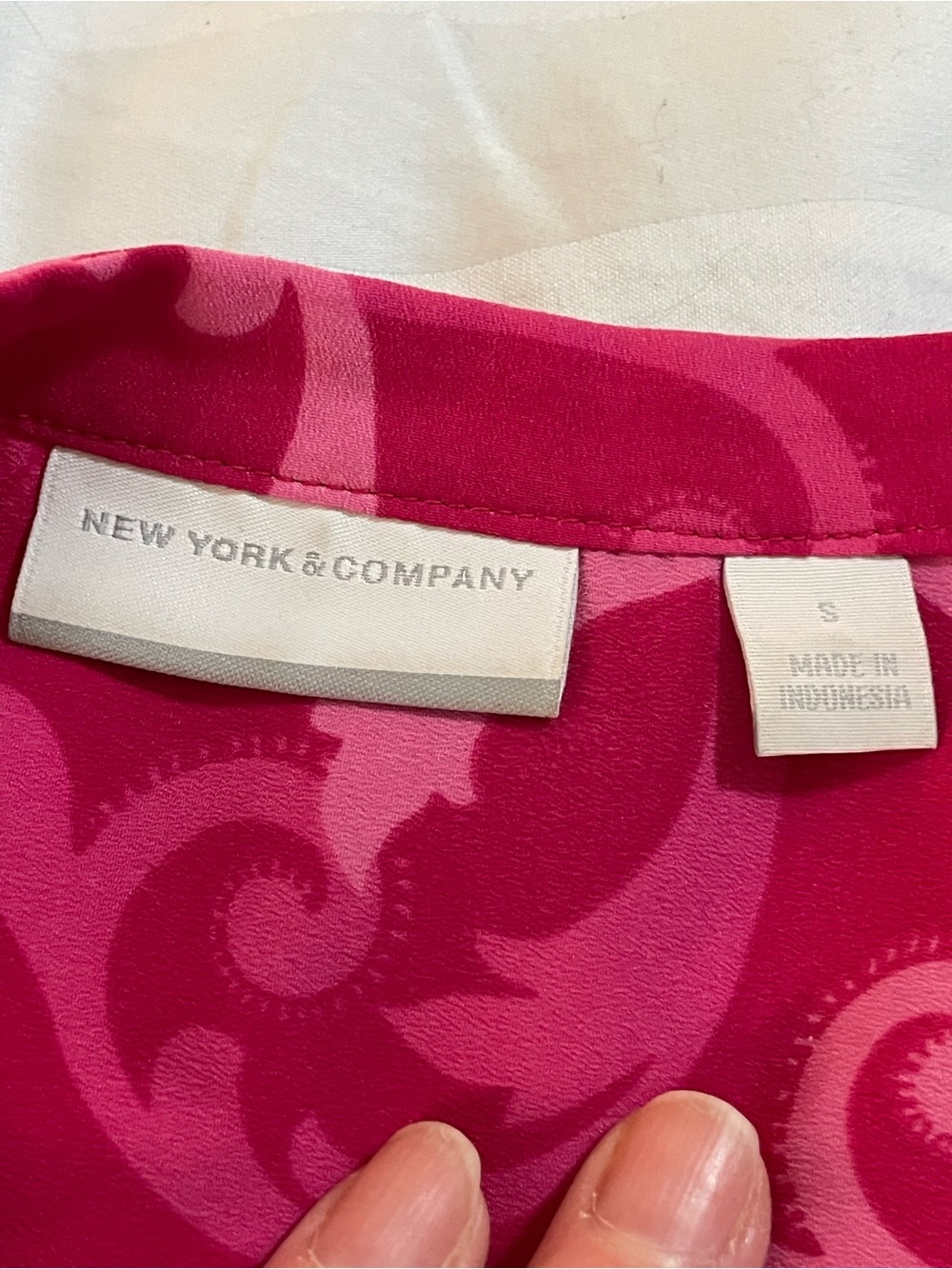New York & Company pink sleeveless tank top scroll pattern sleeveless SMALL - Picture 8 of 11